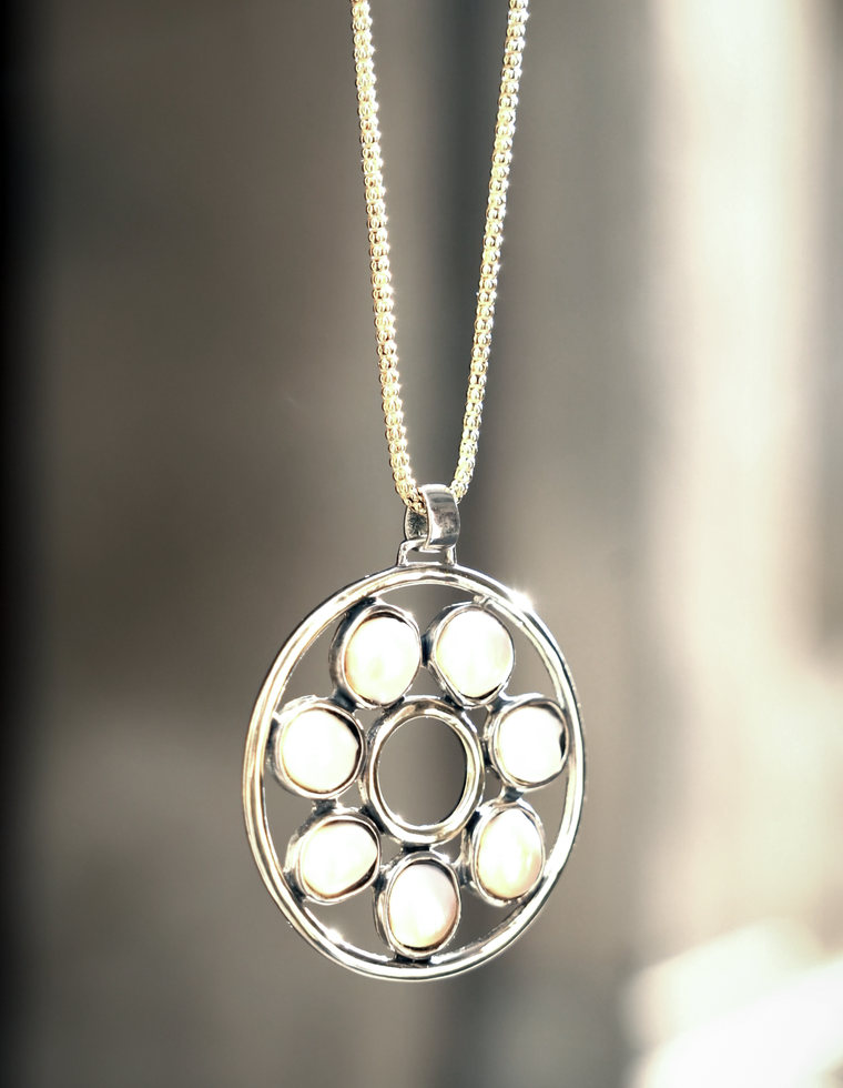 Colgante de diseño artesanal